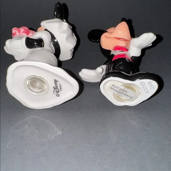 Disney Parks Wedding Mickey & Minnie Salt & Pepper Shakers - Picture 5 of 6